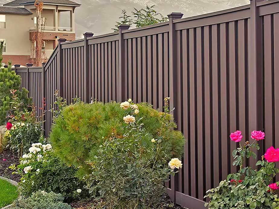 Composite Fence Contractor in Fort Wayne IN