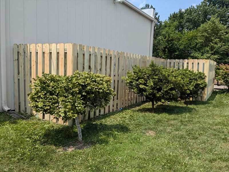 Wood fence contractor in Fort Wayne IN